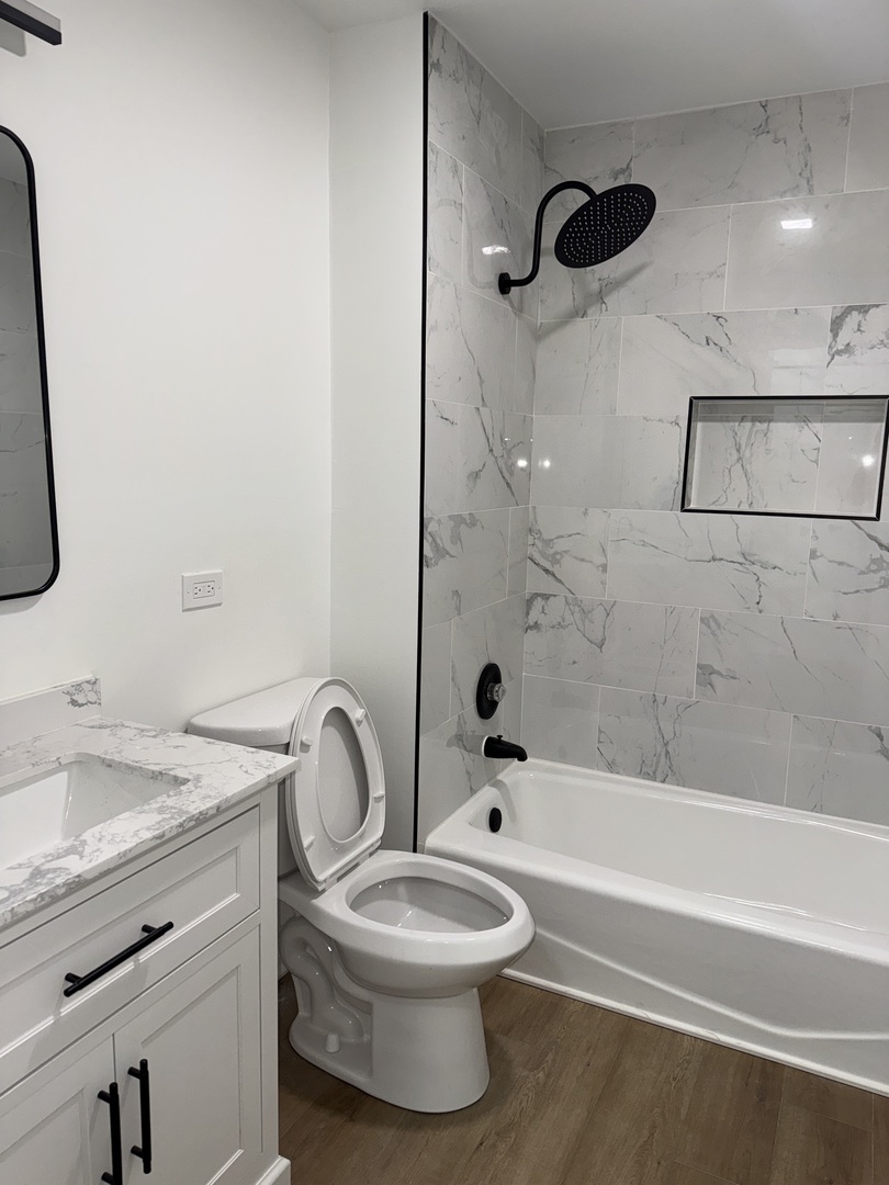 806 Wildwood Court, Oak Brook, IL 60523