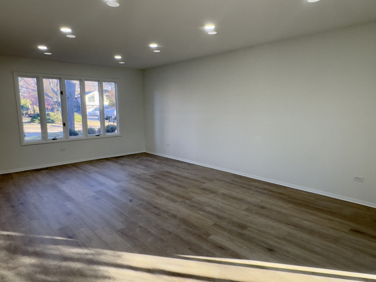 806 Wildwood Court, Oak Brook, IL 60523