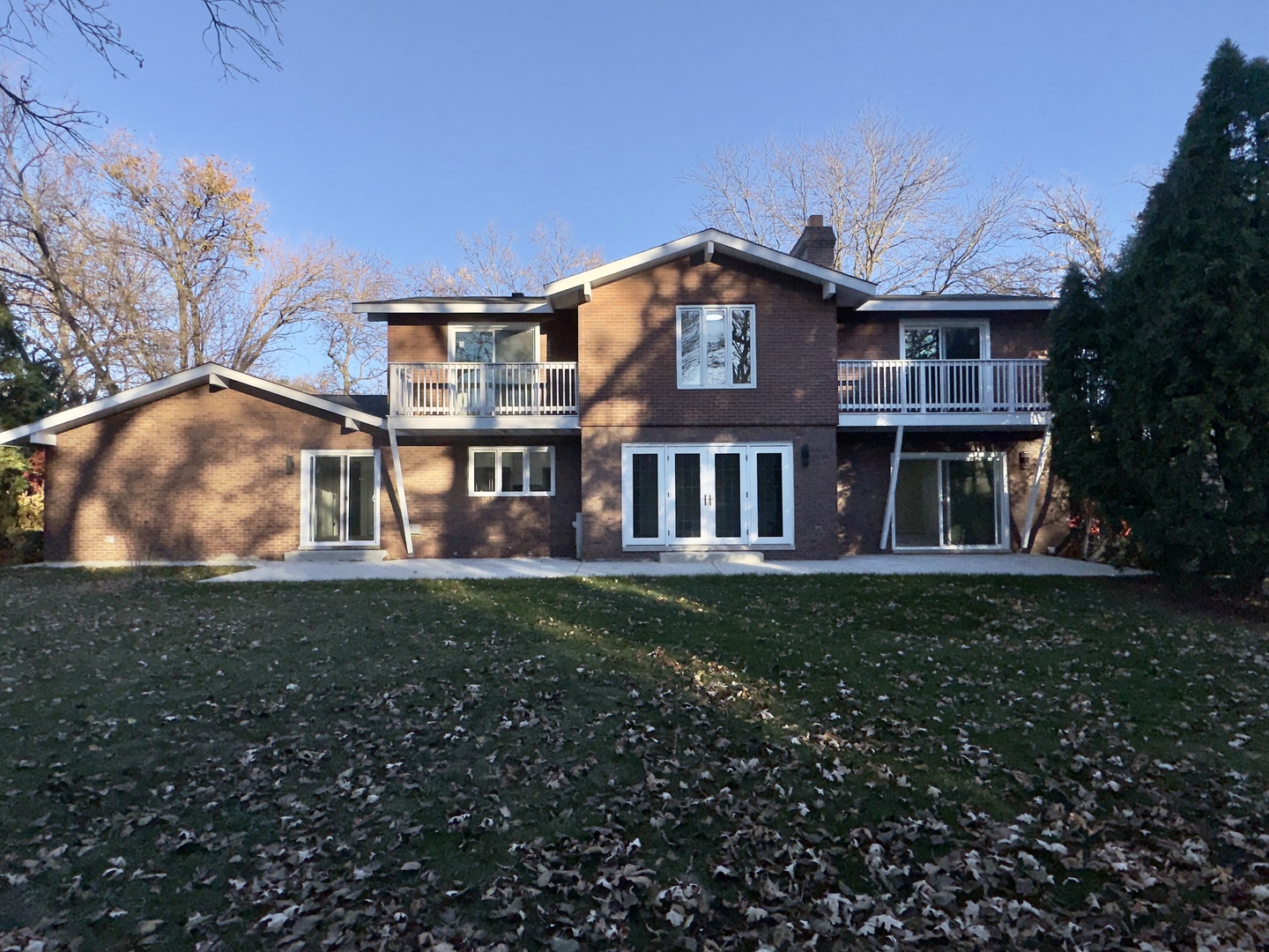 806 Wildwood Court, Oak Brook, IL 60523