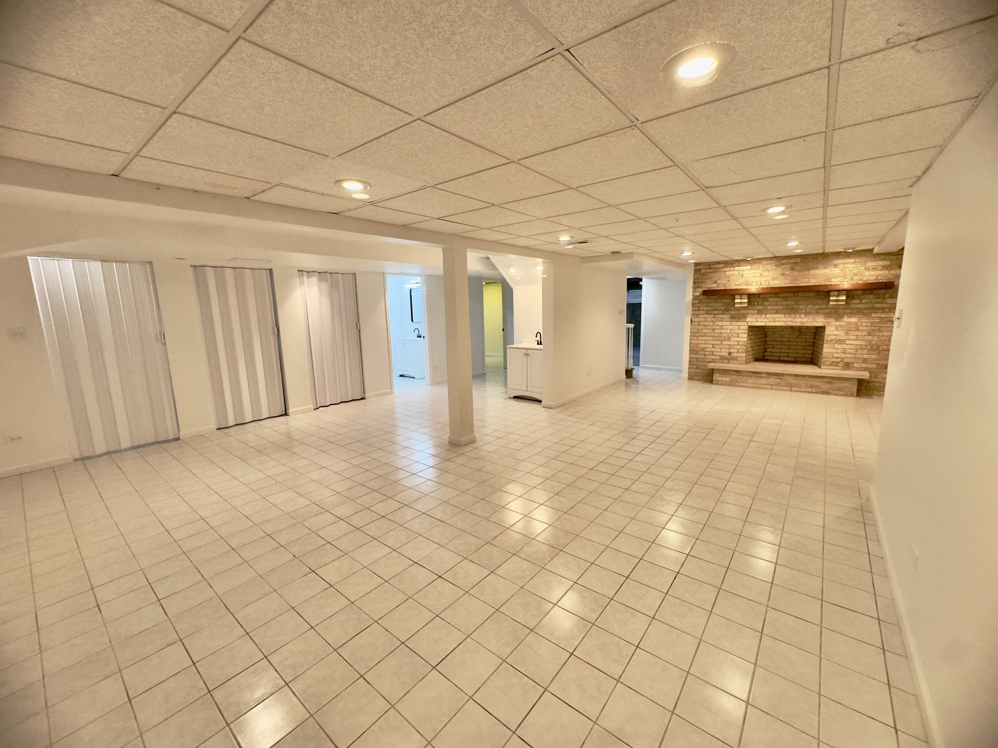 806 Wildwood Court, Oak Brook, IL 60523