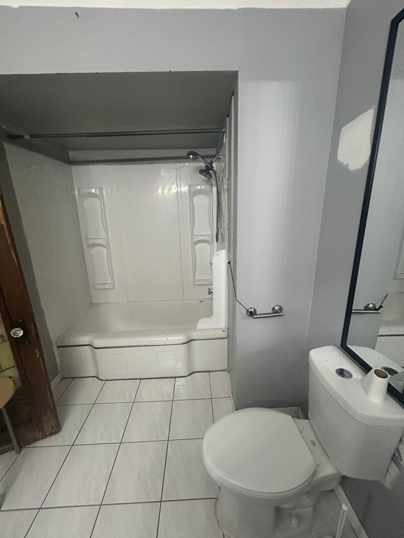 25w479 Lake Street, Keeneyville, IL 60172