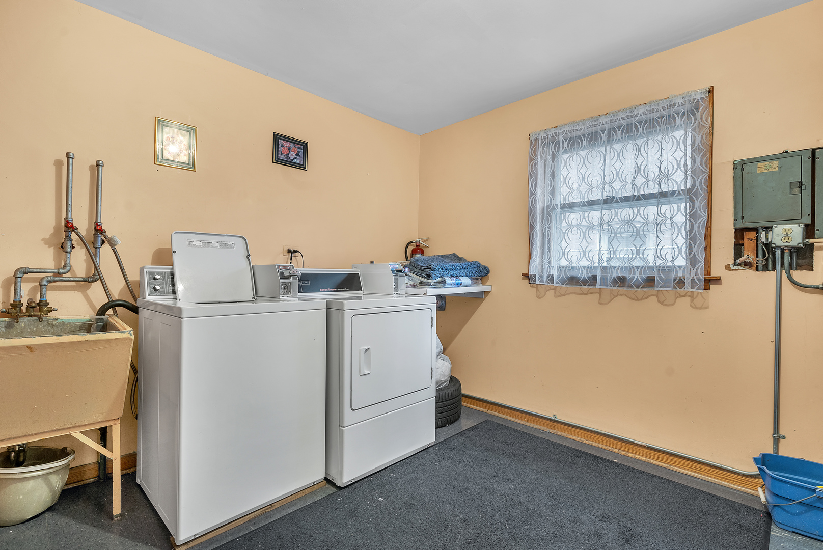 6048 W 79th Street, Burbank, IL 60459