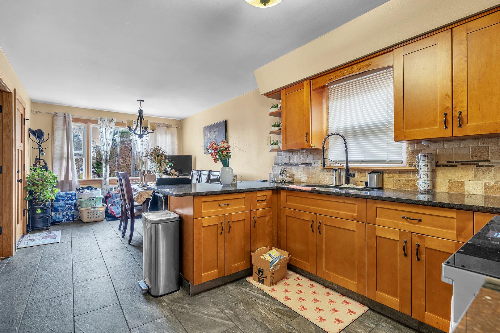 6048 W 79th Street, Burbank, IL 60459