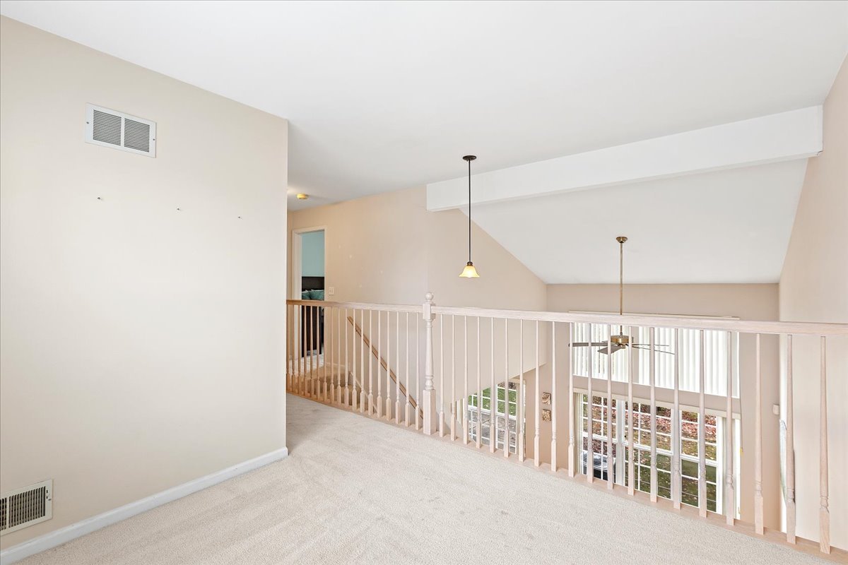 962 Willow Street, Itasca, IL 60143