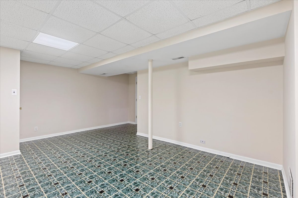 962 Willow Street, Itasca, IL 60143