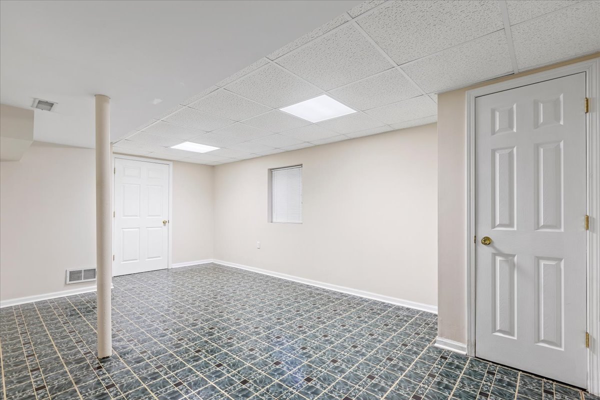 962 Willow Street, Itasca, IL 60143