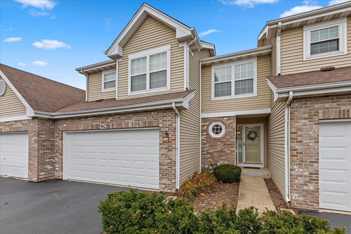 962 Willow Street, Itasca, IL 60143