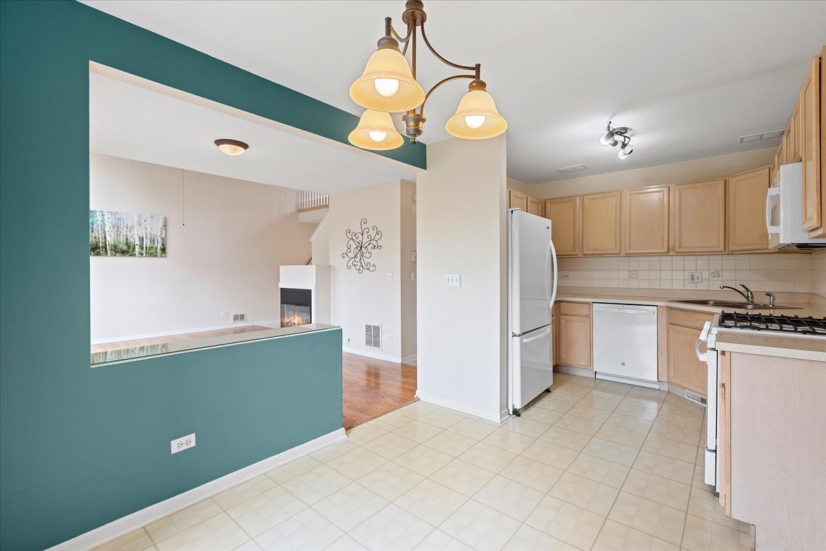 962 Willow Street, Itasca, IL 60143