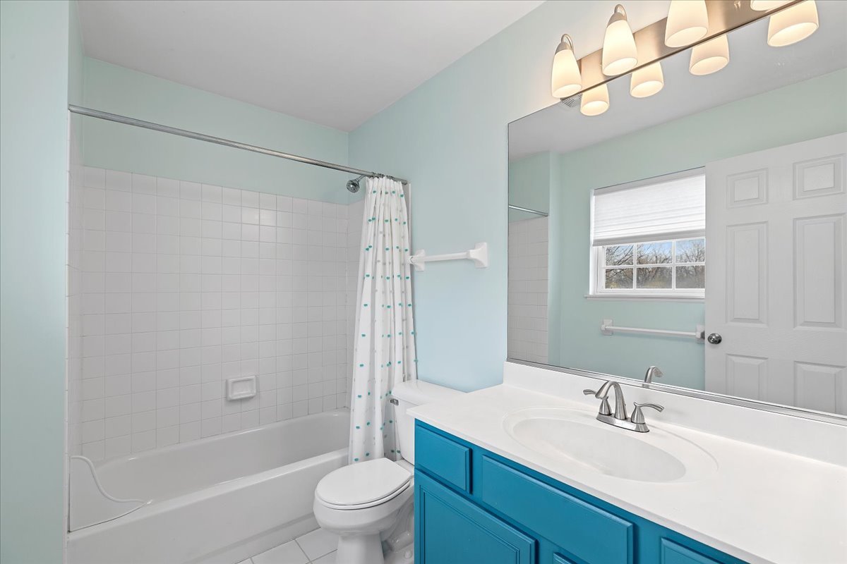 962 Willow Street, Itasca, IL 60143