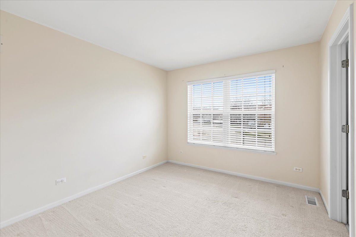 962 Willow Street, Itasca, IL 60143