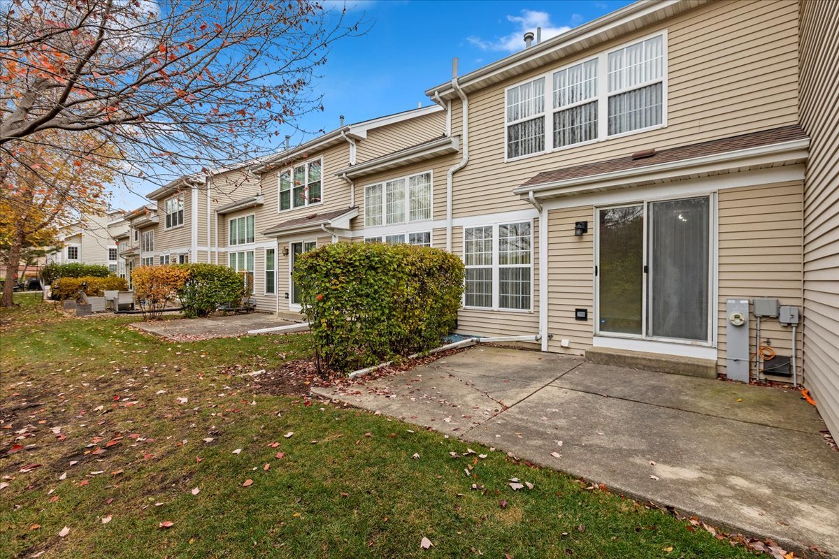 962 Willow Street, Itasca, IL 60143