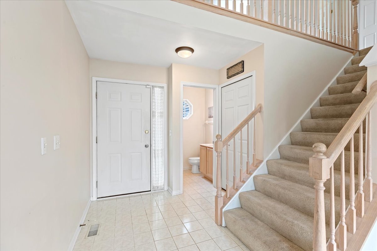 962 Willow Street, Itasca, IL 60143