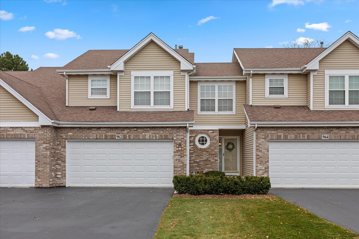 962 Willow Street, Itasca, IL 60143