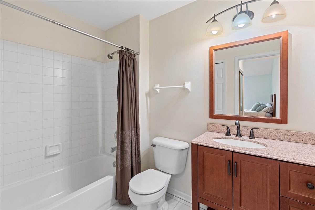 962 Willow Street, Itasca, IL 60143