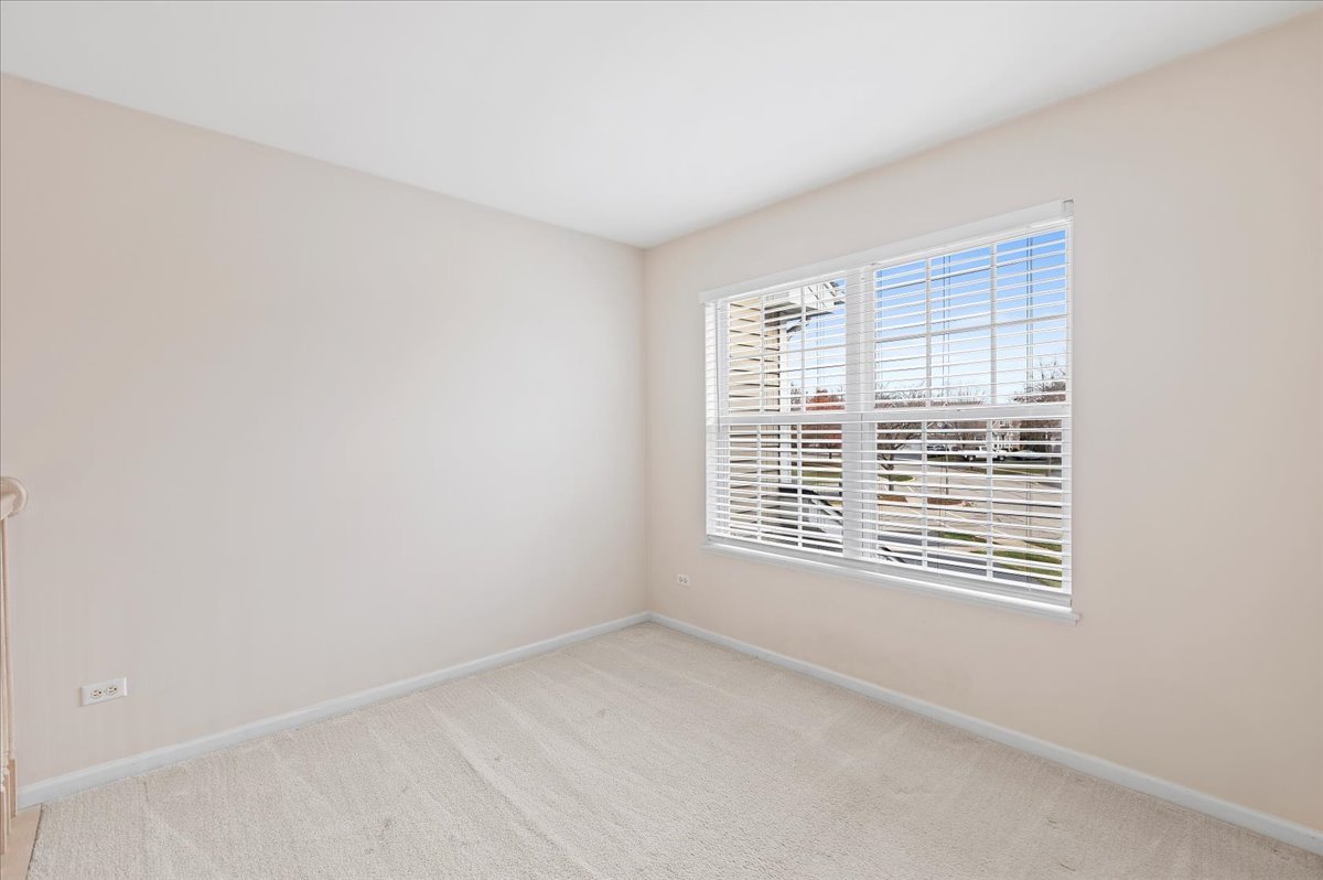 962 Willow Street, Itasca, IL 60143