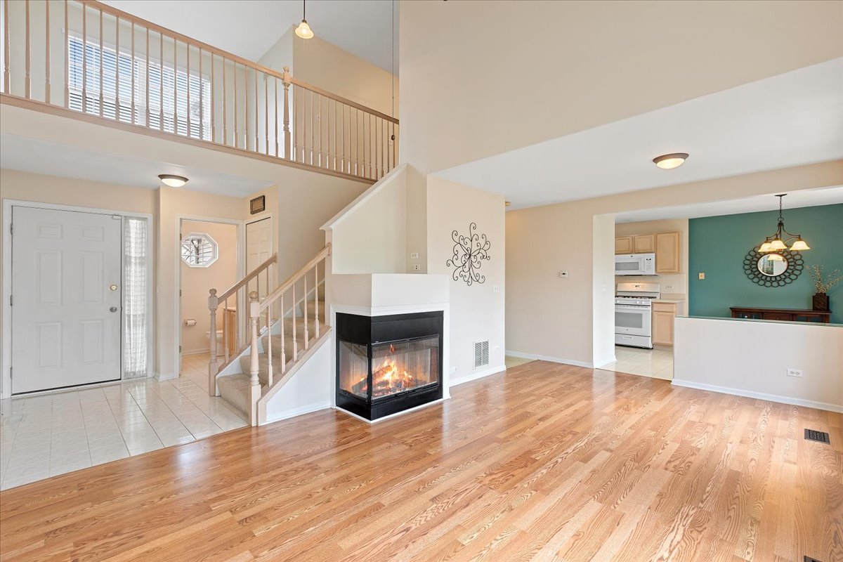 962 Willow Street, Itasca, IL 60143