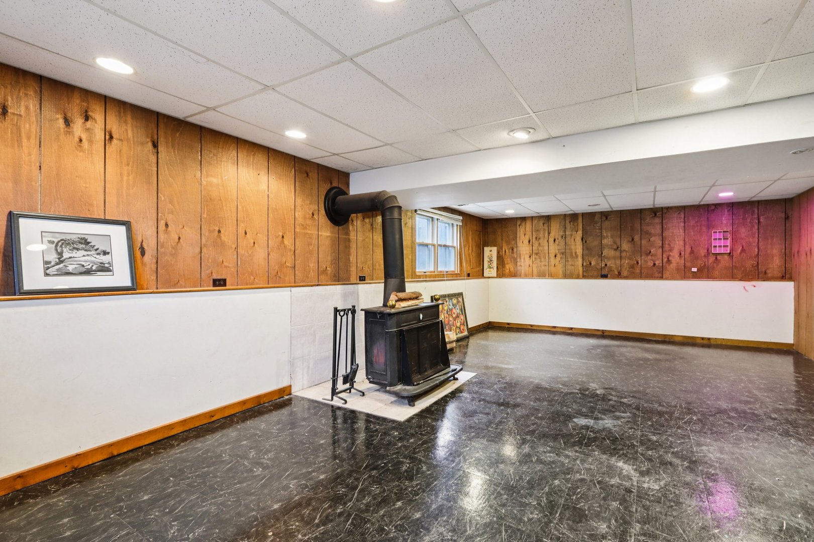 413 Plum Street, Lake In The Hills, IL 60156