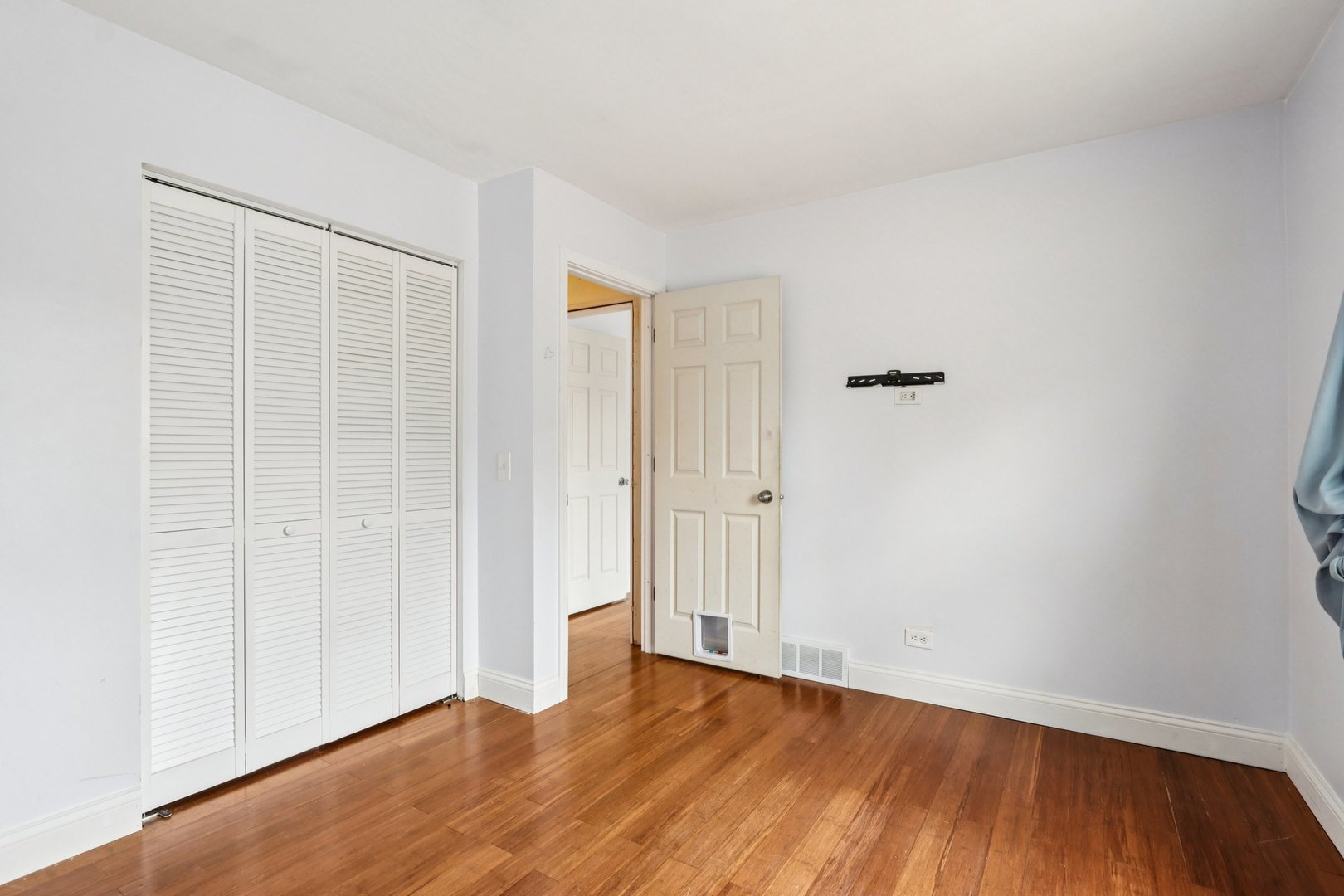 413 Plum Street, Lake In The Hills, IL 60156