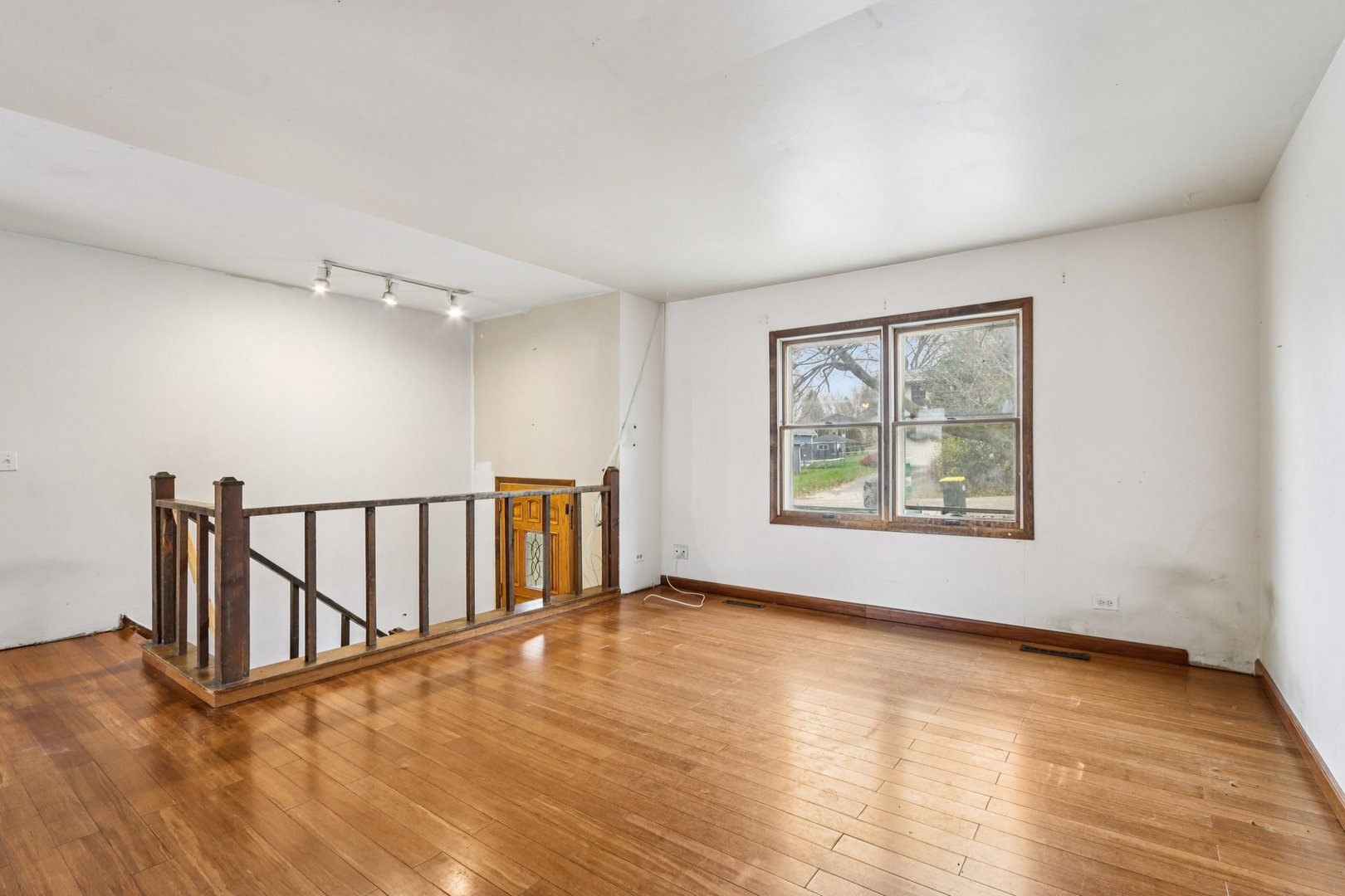 413 Plum Street, Lake In The Hills, IL 60156