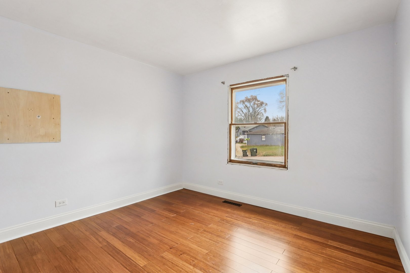 413 Plum Street, Lake In The Hills, IL 60156