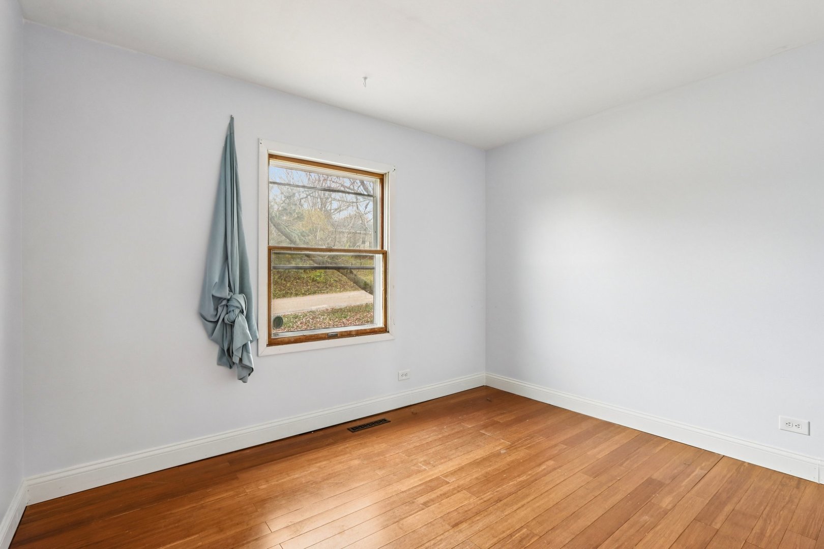 413 Plum Street, Lake In The Hills, IL 60156