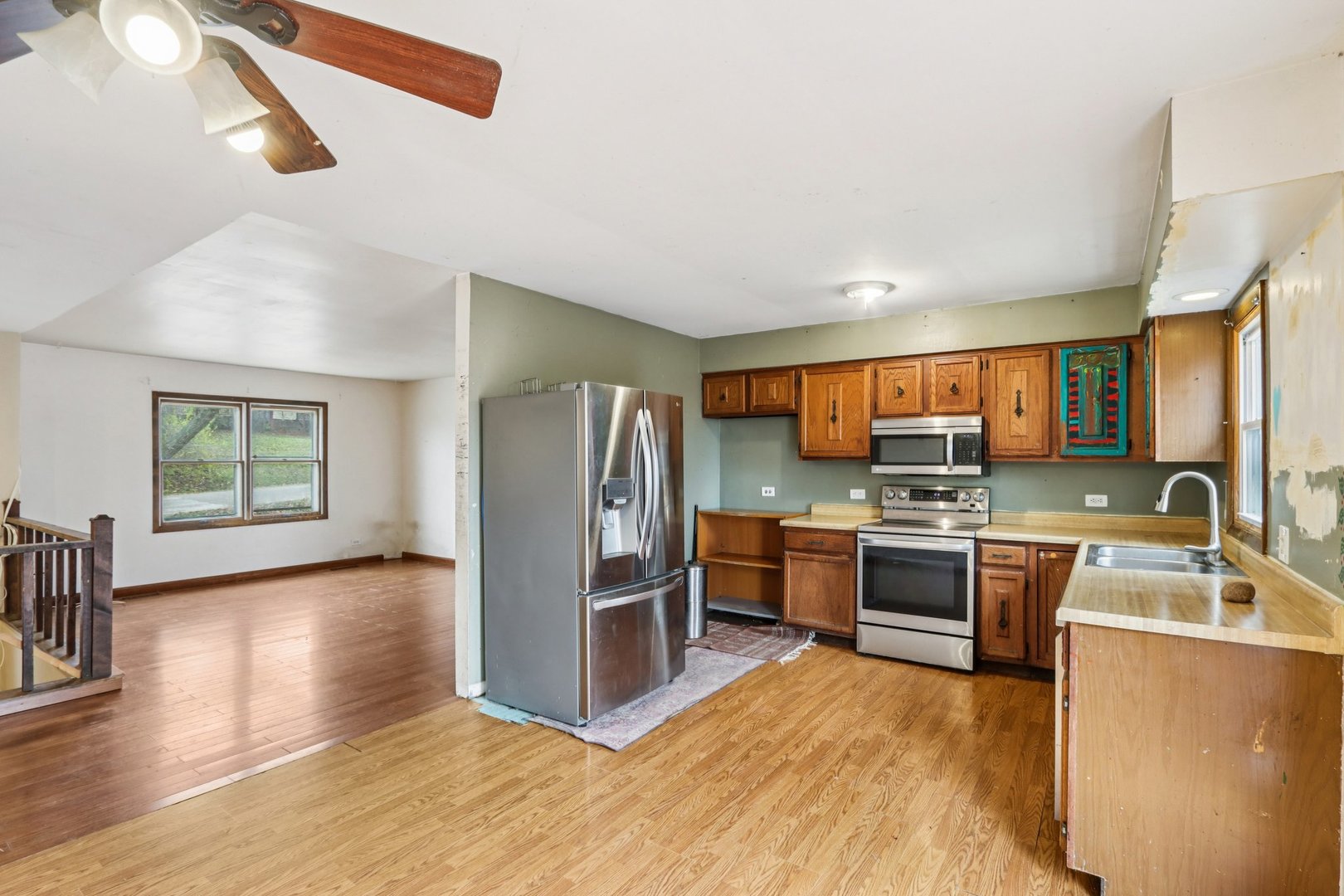 413 Plum Street, Lake In The Hills, IL 60156