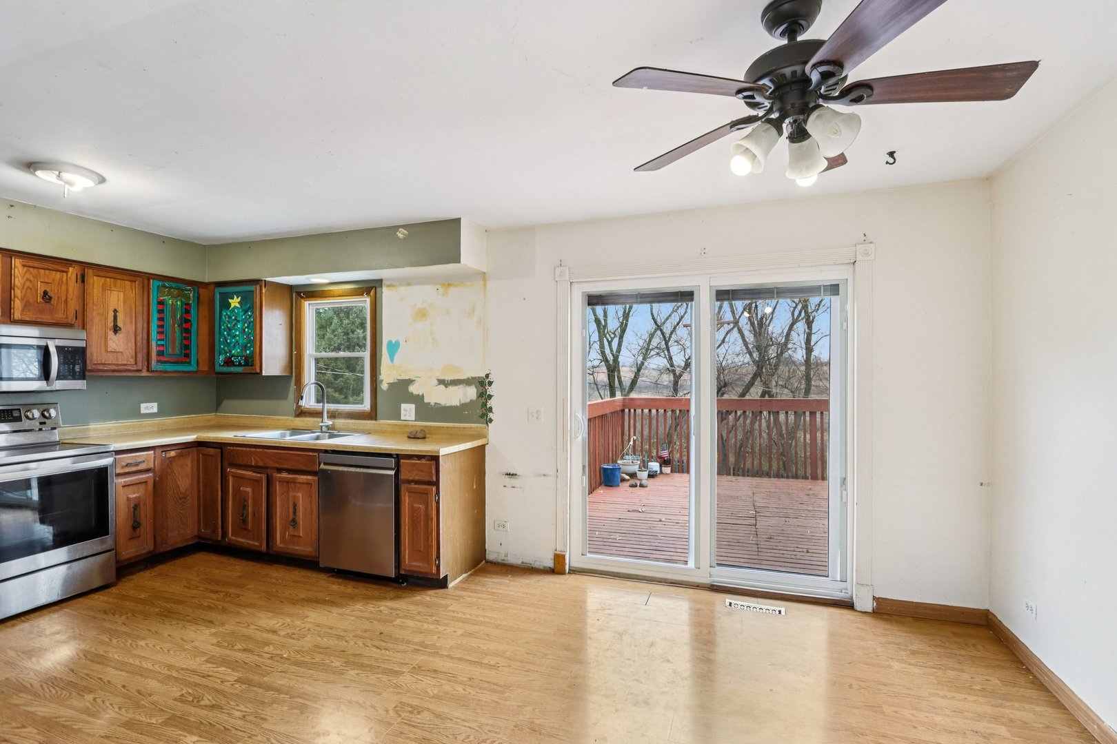 413 Plum Street, Lake In The Hills, IL 60156