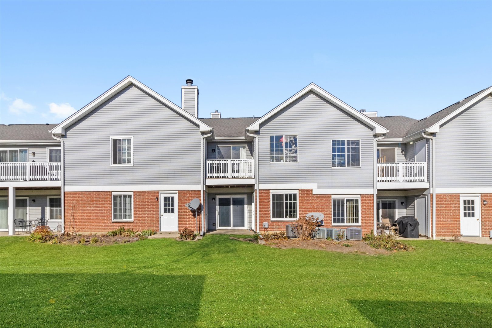 1615 W Hawkes Street #5, Arlington Heights, IL 60004