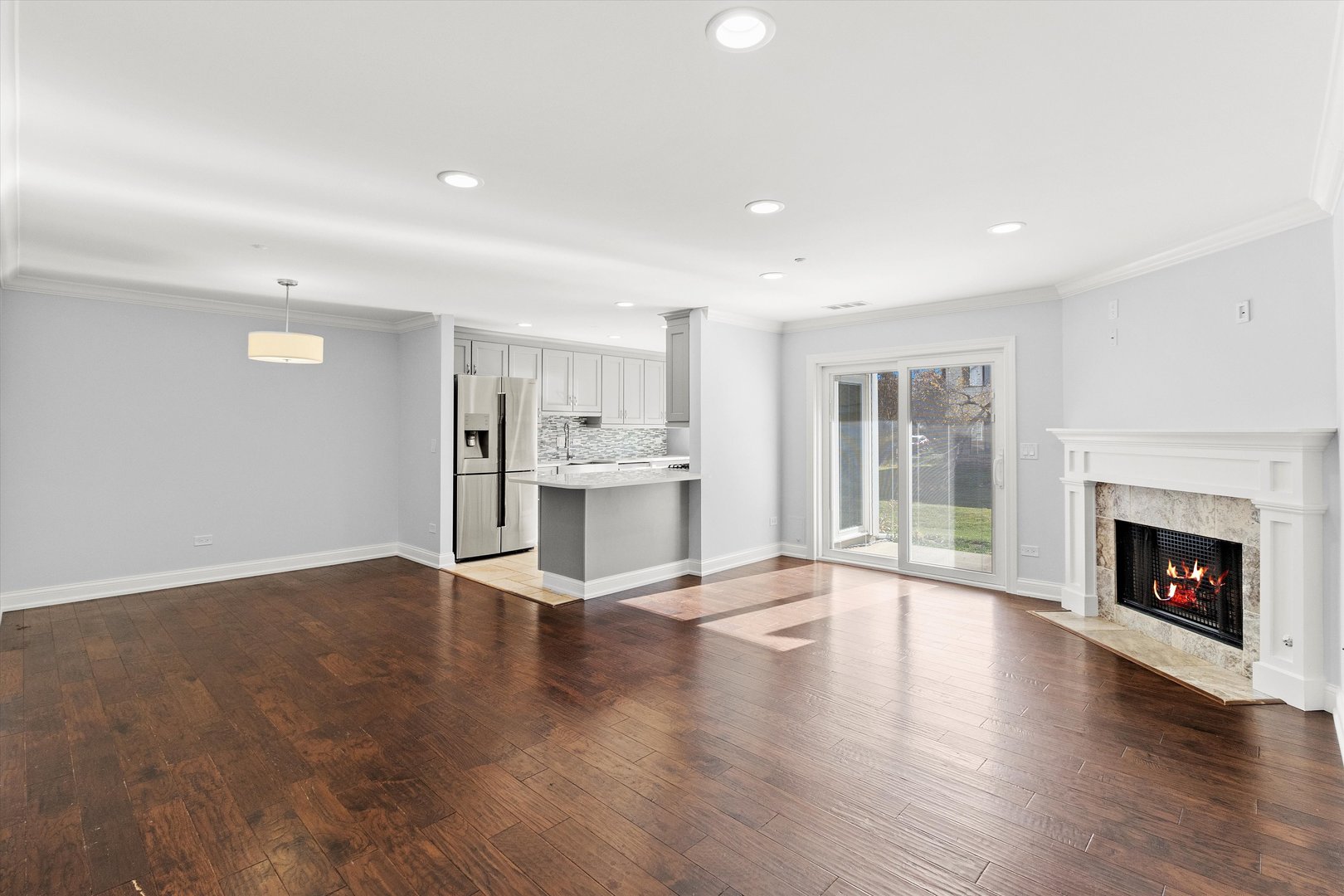 1615 W Hawkes Street #5, Arlington Heights, IL 60004