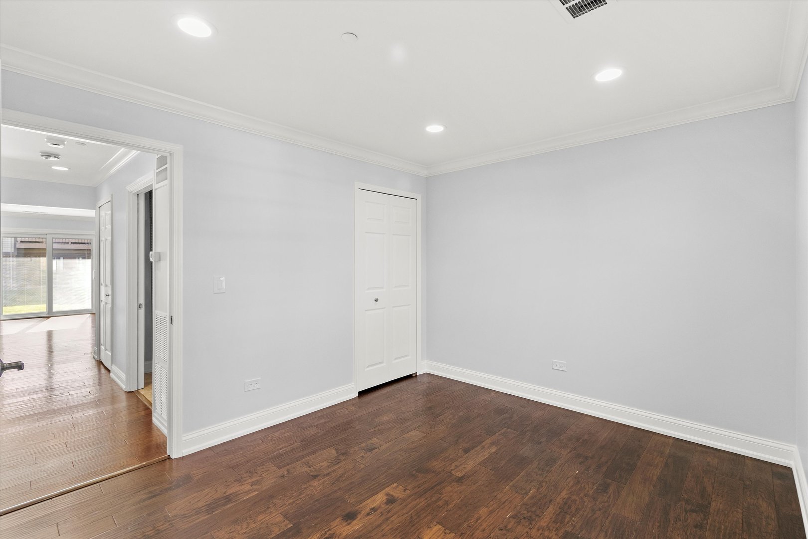 1615 W Hawkes Street #5, Arlington Heights, IL 60004