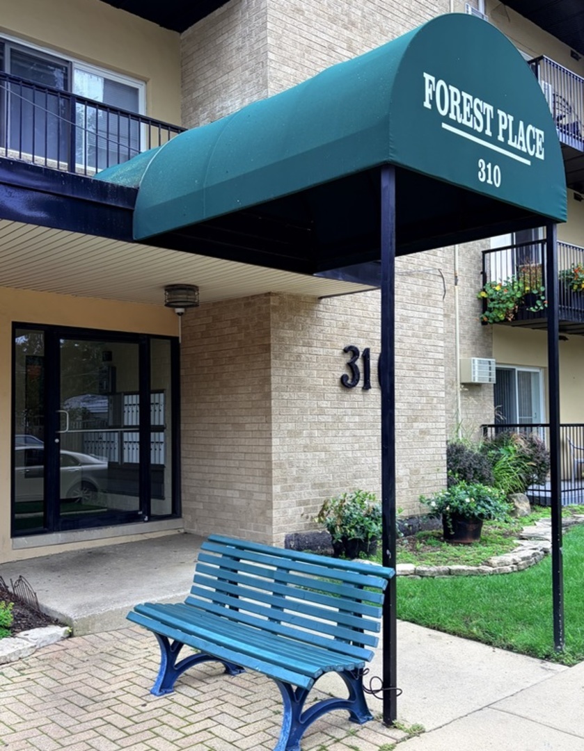 310 Lathrop Avenue #307, Forest Park, IL 60130