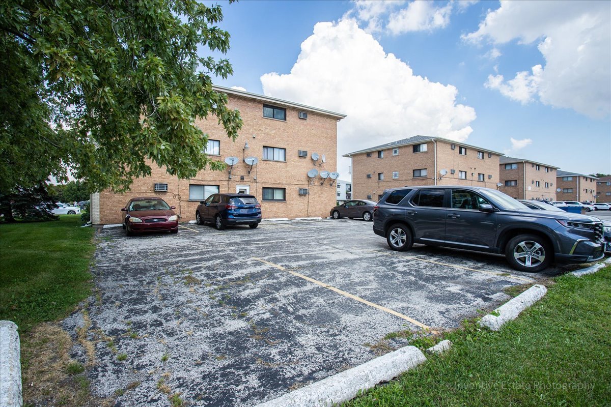 7345 W 85th Place #3A, Bridgeview, IL 60455