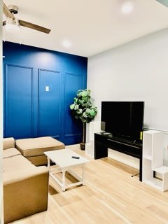 1455 W Highland Avenue, Chicago, IL 60660