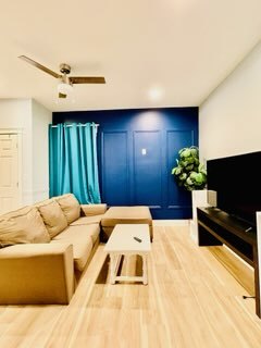 1455 W Highland Avenue, Chicago, IL 60660