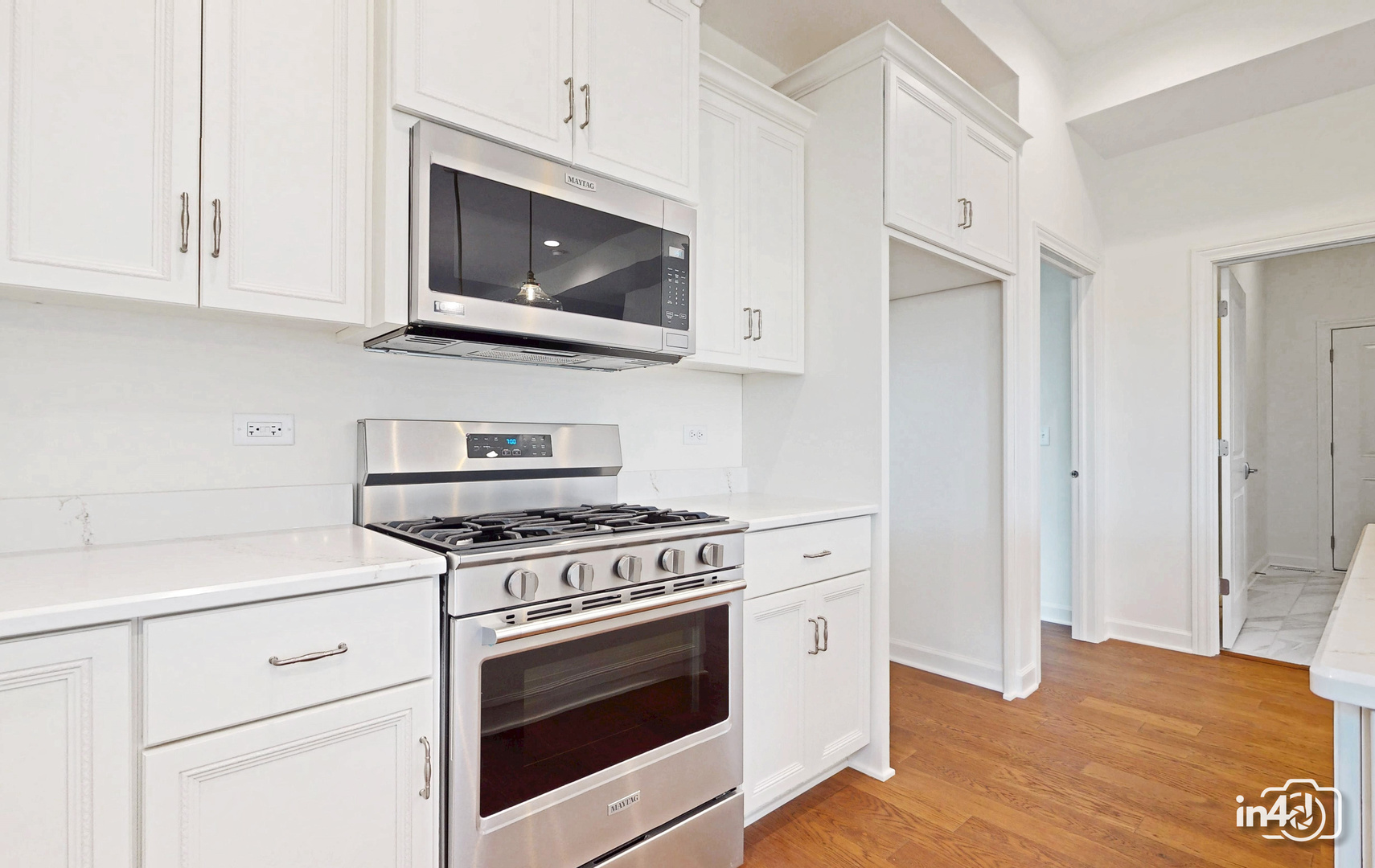 24445 W River Crossing Drive, Shorewood, IL 60404