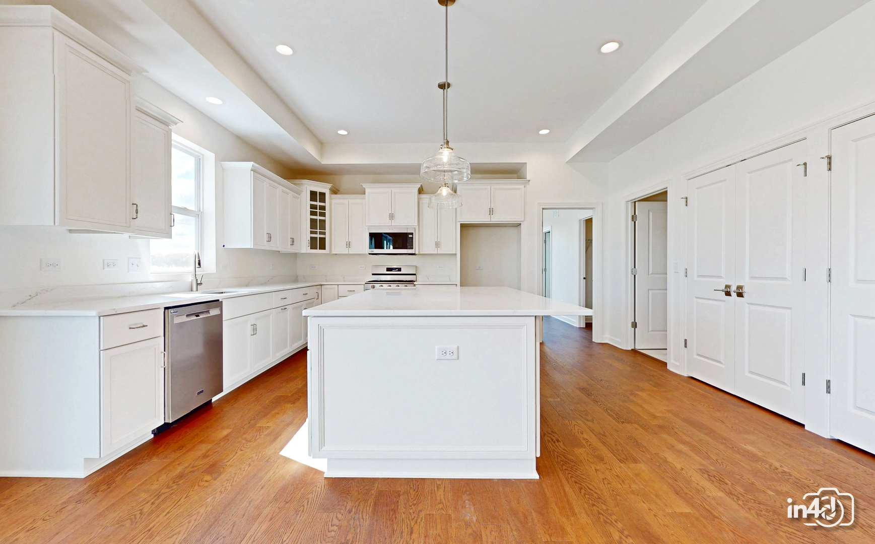 24445 W River Crossing Drive, Shorewood, IL 60404