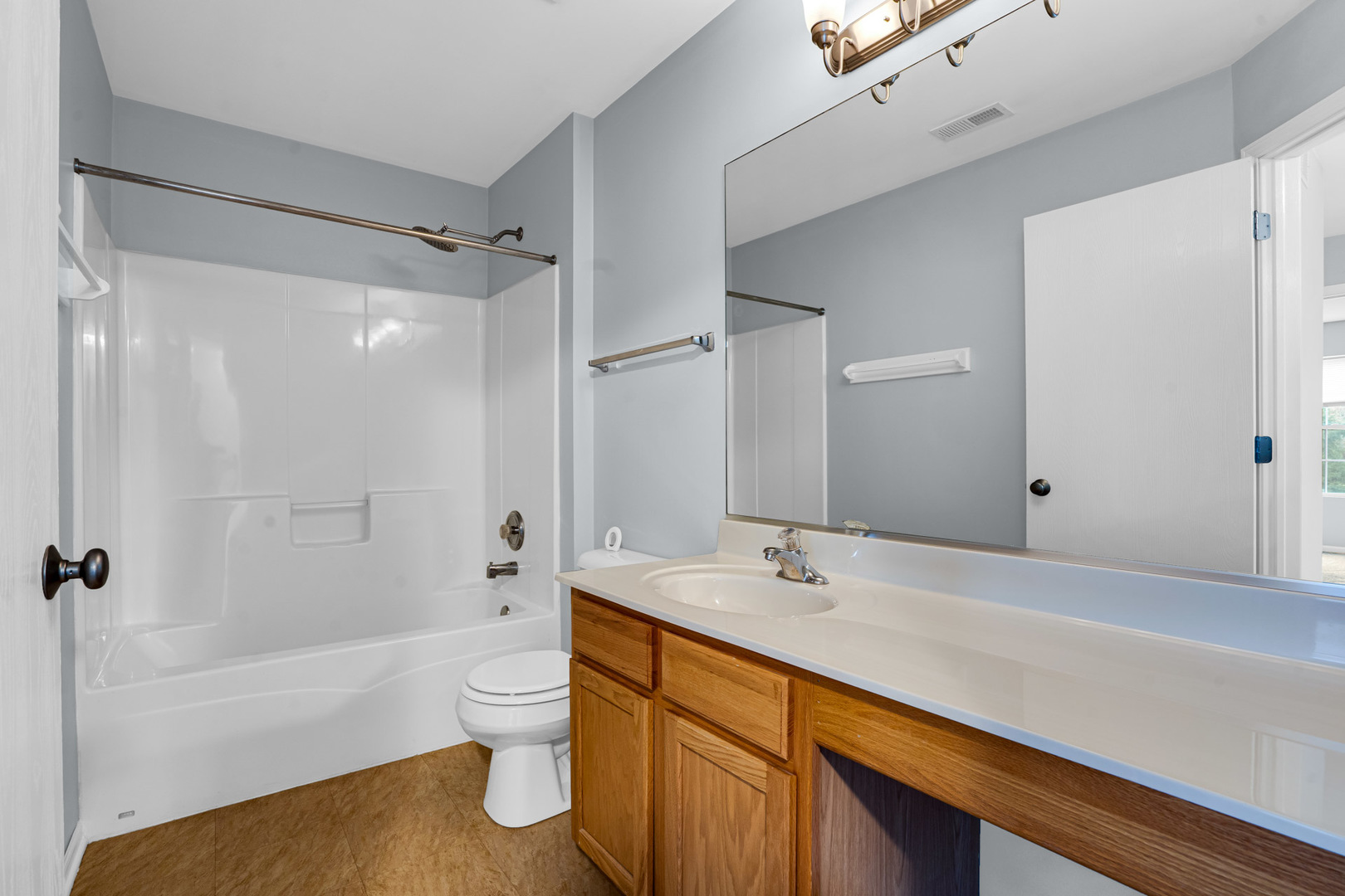 24135 W Walnut Circle, Plainfield, IL 60585