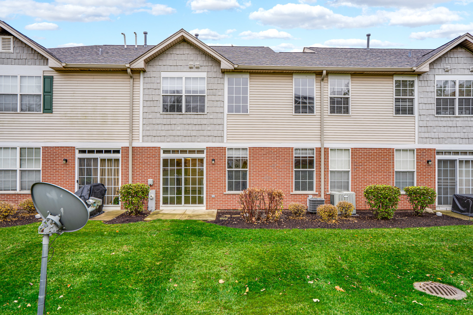 24135 W Walnut Circle, Plainfield, IL 60585