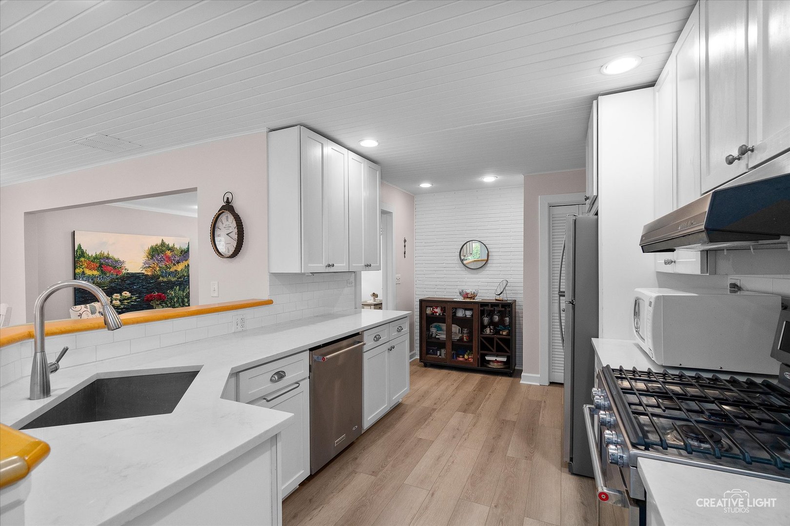 909 S Main Street, Wheaton, IL 60189