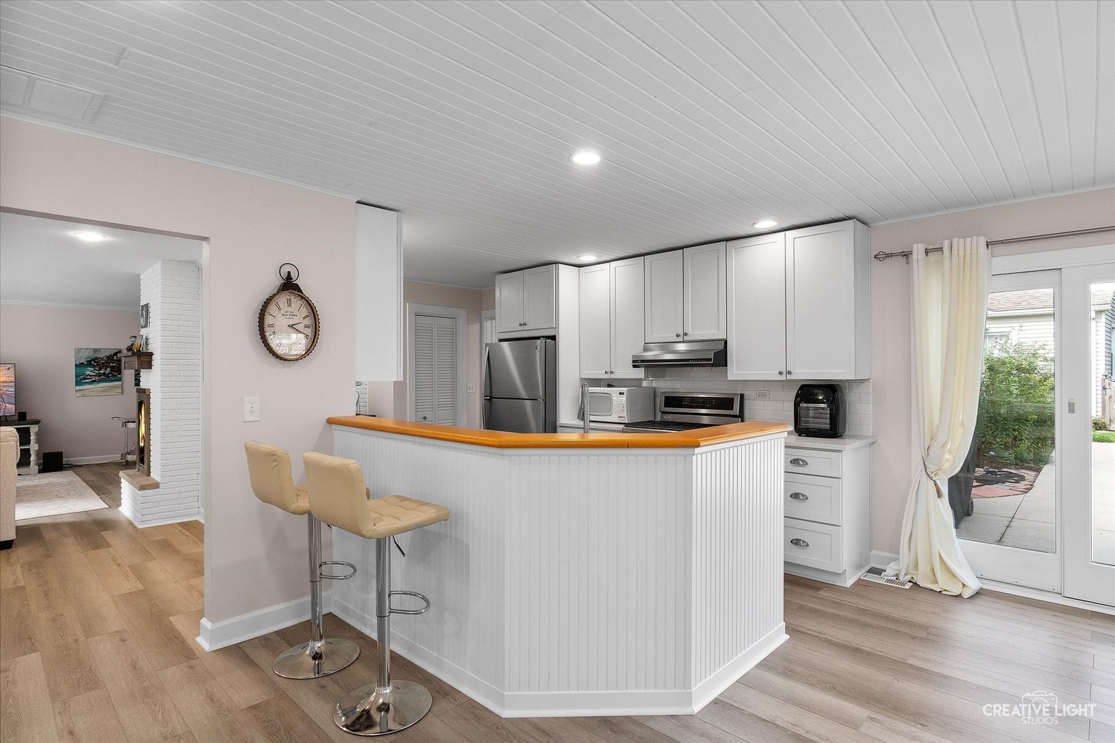 909 S Main Street, Wheaton, IL 60189