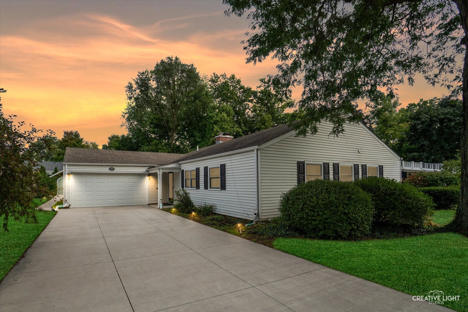 909 S Main Street, Wheaton, IL 60189