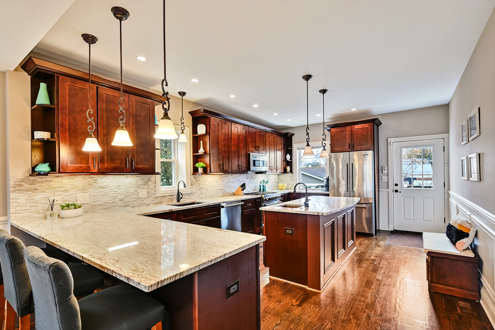 3710 Blanchan Avenue, Brookfield, IL 60513