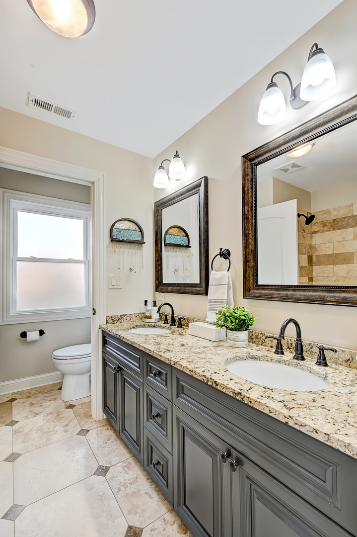 3710 Blanchan Avenue, Brookfield, IL 60513