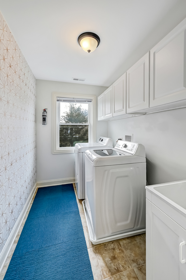 3710 Blanchan Avenue, Brookfield, IL 60513