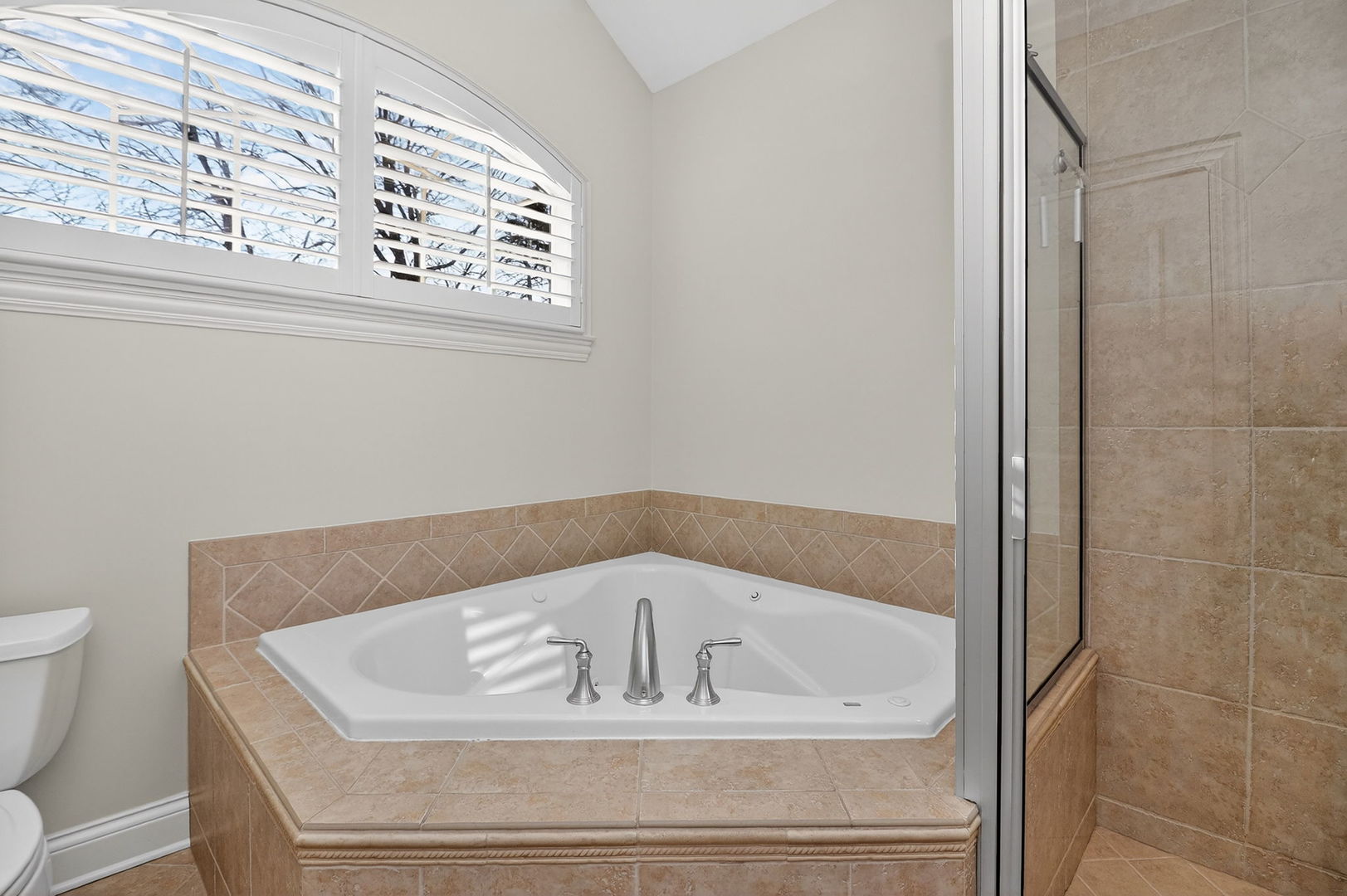 429 Skipping Stone Lane, Hinsdale, IL 60521