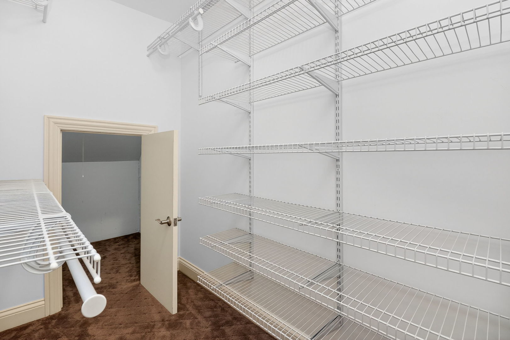 429 Skipping Stone Lane, Hinsdale, IL 60521