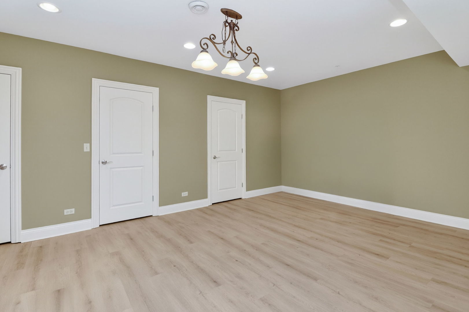 429 Skipping Stone Lane, Hinsdale, IL 60521