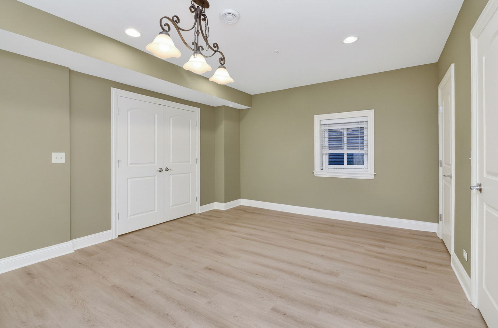 429 Skipping Stone Lane, Hinsdale, IL 60521