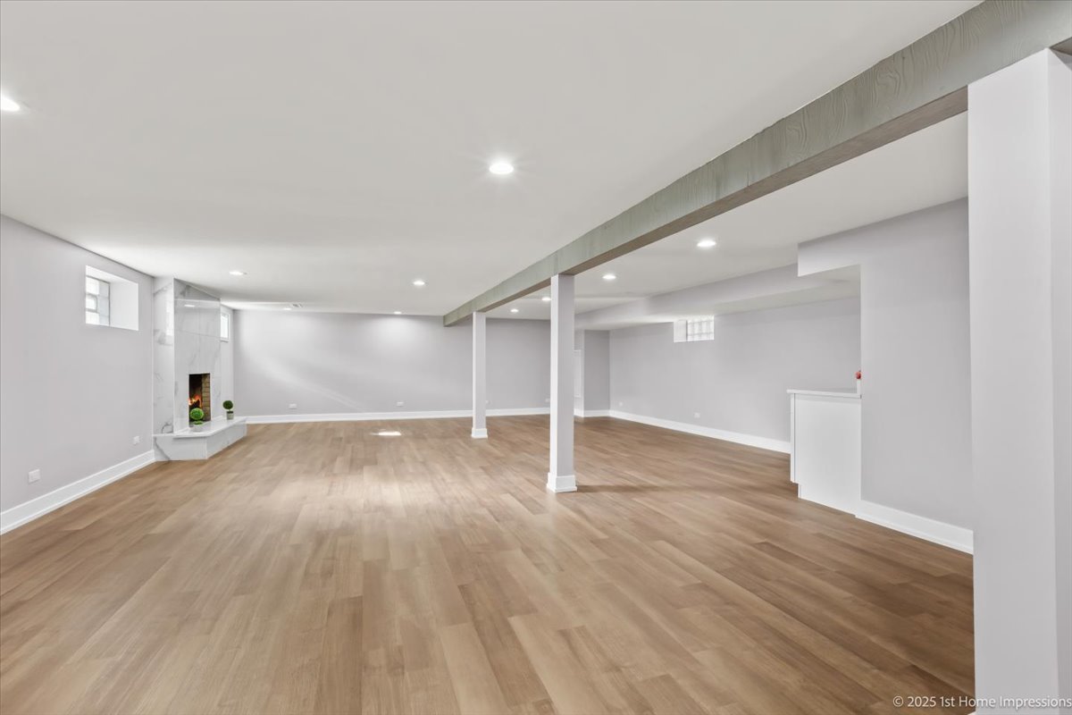 9733 S Springfield Avenue, Evergreen Park, IL 60805