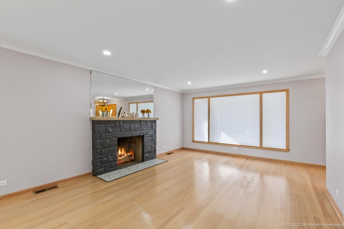 9733 S Springfield Avenue, Evergreen Park, IL 60805